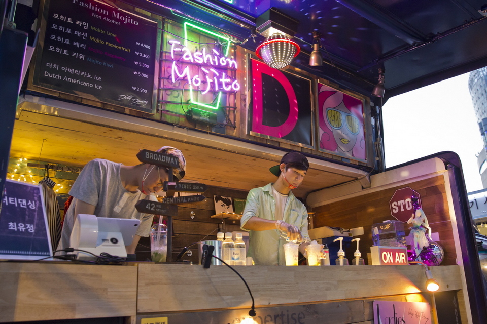 Food Stall at DDP night market, Koean