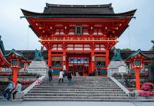 fushimi-inari-taisha-shrine-kyoto-japan