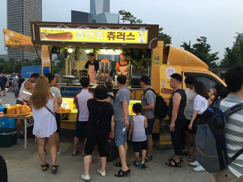 Seoul-Bamdokkaebi-Night-Market south korea (1)