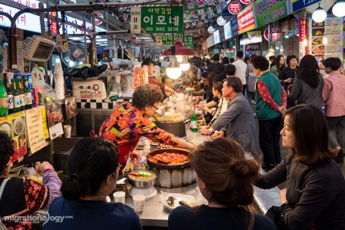 gwangjang-market-seoul-korea-1024x683 gwangjang-market-seoul-korea-1024x683