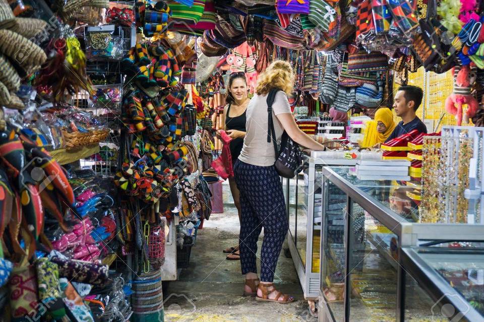 85223317-kota-kinabalu-malaysia-august-31-2017-unidentified-tourists-at-filipino-market-famous-souvenir-marke