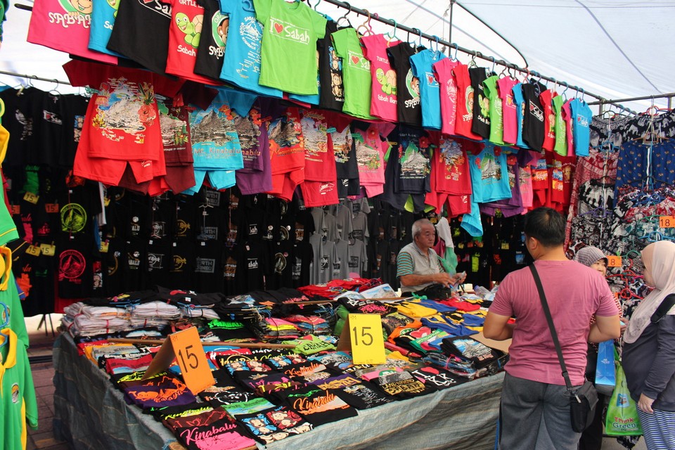 Gaya-Street-Sunday-Market-Kota-Kinabalu-malay