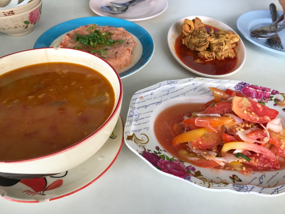 Nong Bee's Burmese Restaurant & Library chiang mai (1)