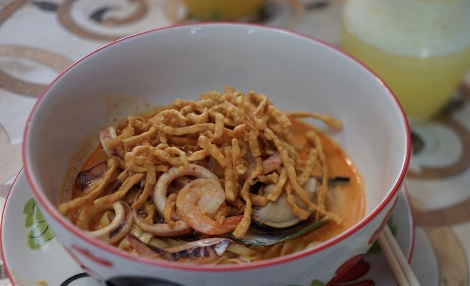 Nong Bee's Burmese Restaurant & Library chiang mai (1)