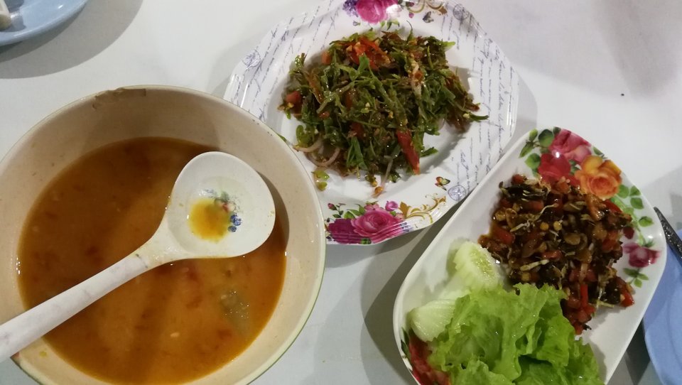 Nong Bee's Burmese Restaurant & Library chiang mai (1)