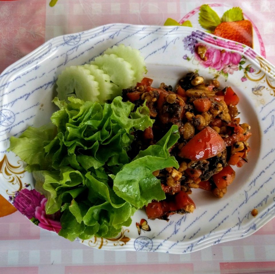 Nong Bee's Burmese Restaurant & Library chiang mai (1)