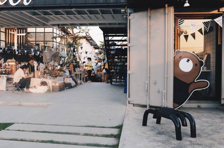 Container Market, The Bloc BKK Picture: themed cafe in bangkok blog.