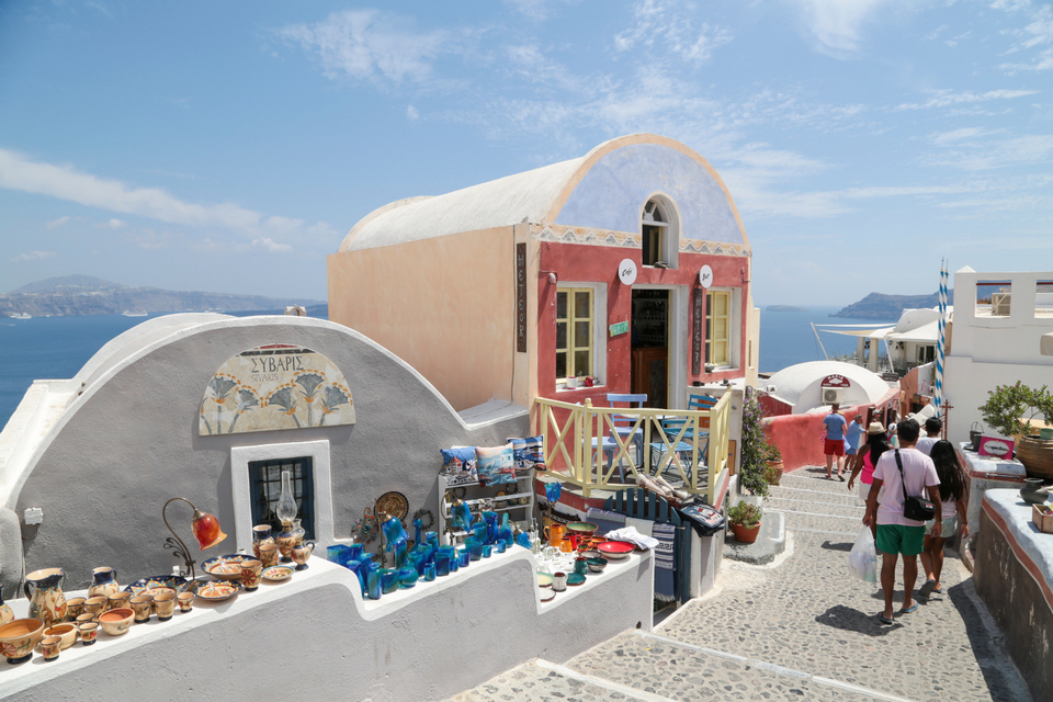 Oia-village-Santorini_CS