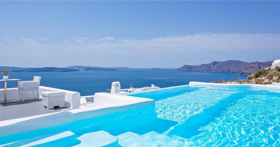 Santorini Hotels with Infinity Pool