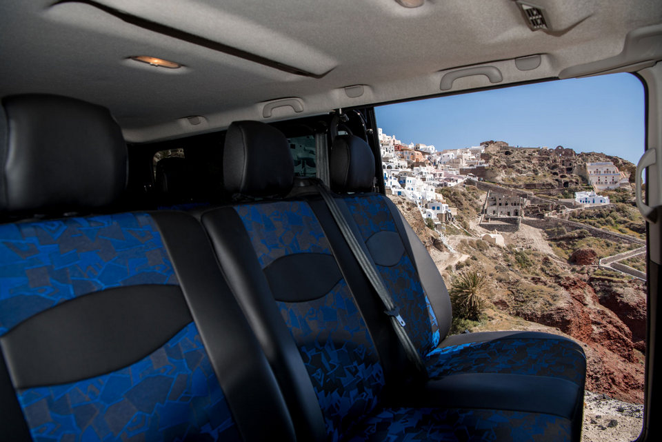 minivan-private-transfers-tours-santorini