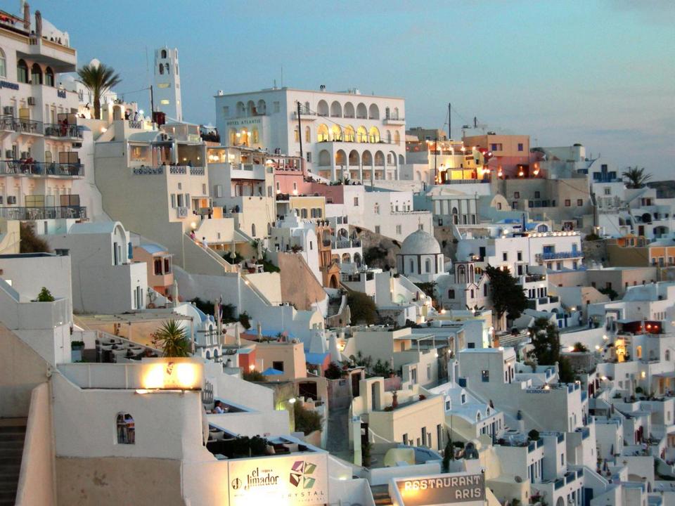 12063_-_Santorin_-_Fira_de_nuit