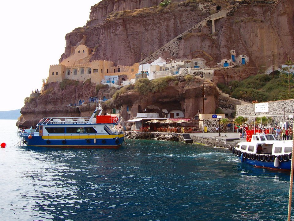 3Old port of Fira