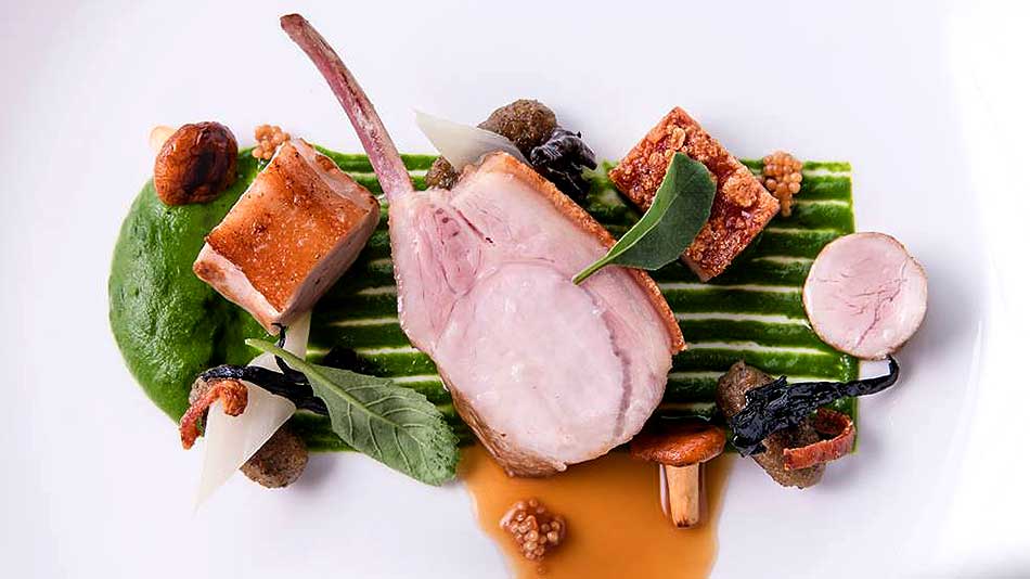 top-25-restaurants-bangkok-mezzaluna-pork-glazed