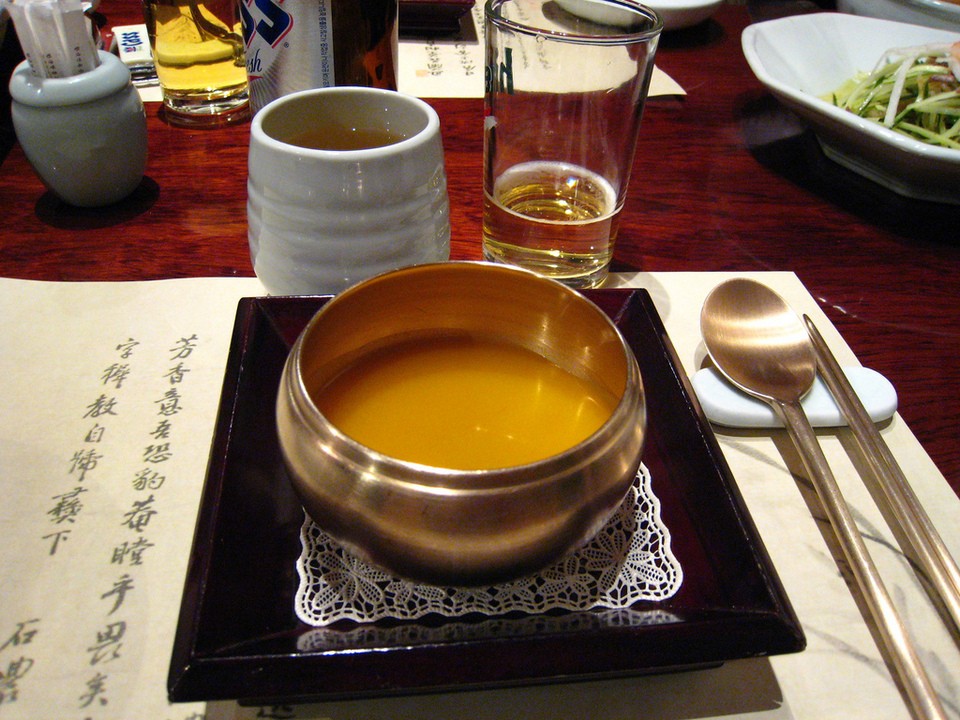 Korean_pumpkin_porridge-Hobakjuk-01