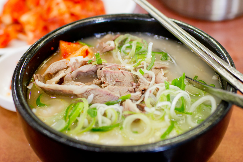 Seolleongtang beef bones soup korea