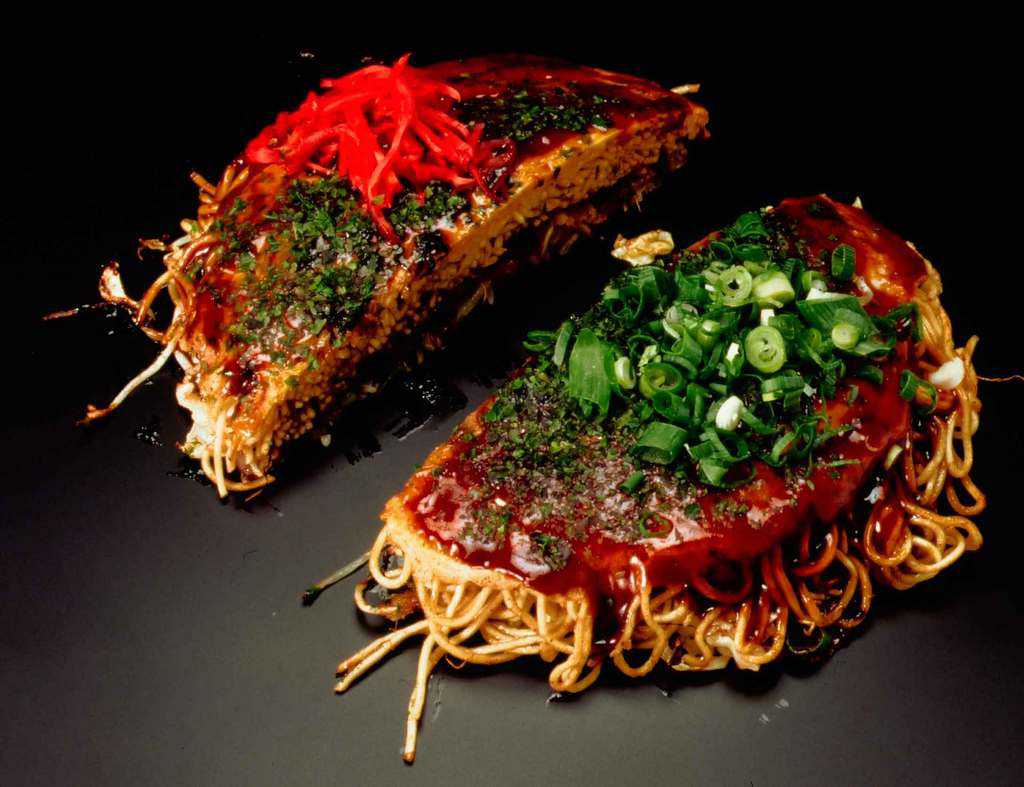 okonomiyaki japanese savory pancake food to eat in japan, japan must eat, japan must try food, must eat food in japan (1)