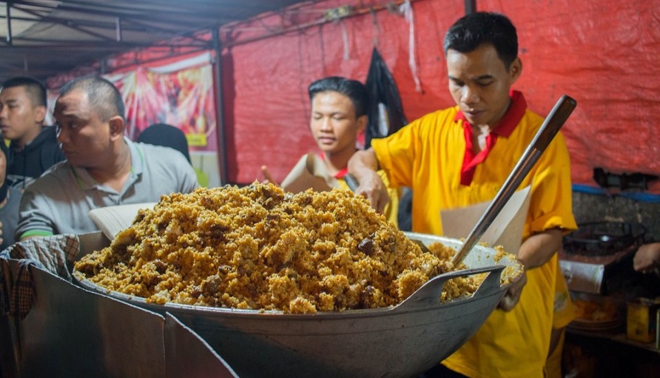 Jakarta-street-food-1024x587
