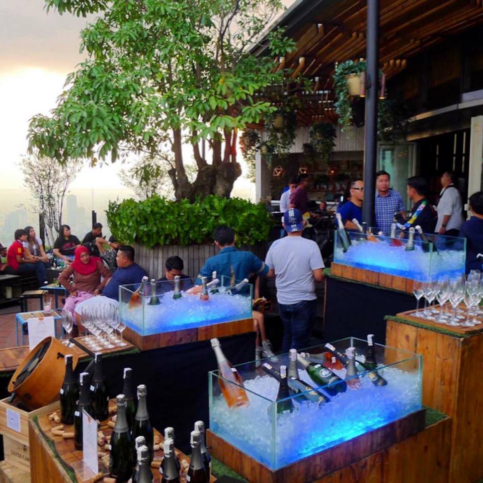 skye bar jakarta indonesia