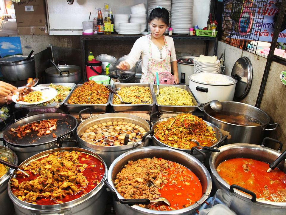 old town bangkok best place to eat street food in bangkok, bangkok street food, bangkok street food blog (1)