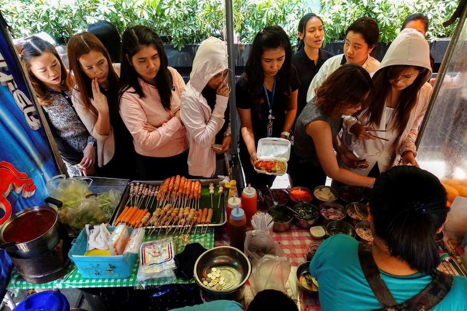 old town bangkok best place to eat street food in bangkok, bangkok street food, bangkok street food blog (1)