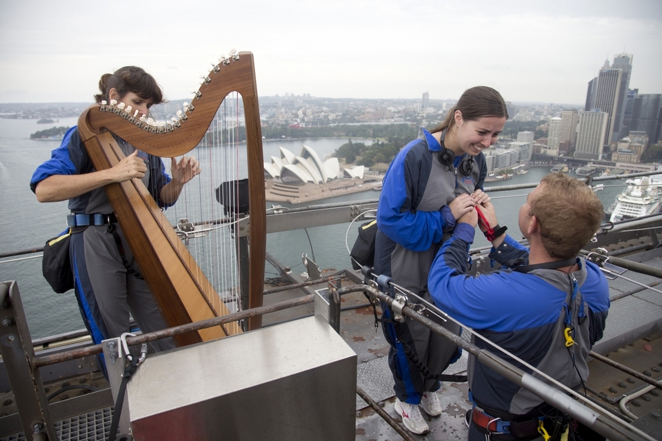 proposal at sydney harbour bridge valentines-day