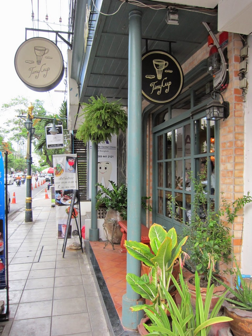 Tiny Cup Cafe Thonglor