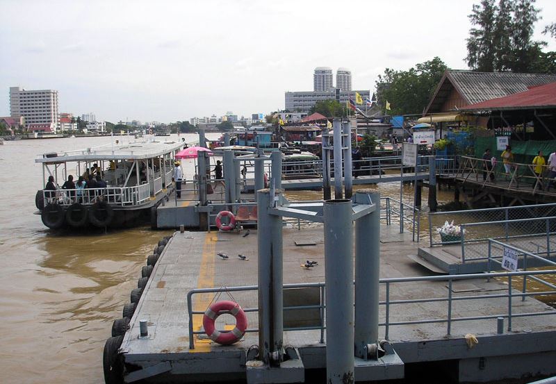 no 8 tha tien pier