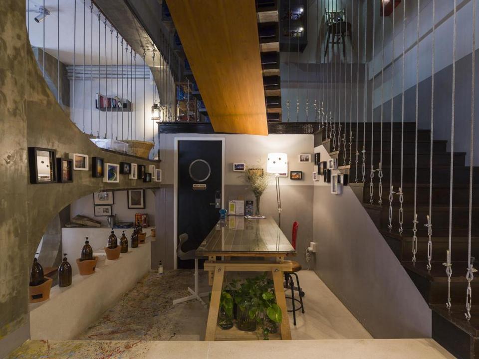 Hostel House Of Phraya Jasaen, best hostels in bangkok thailand (1)