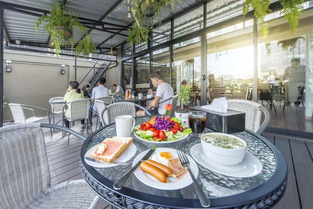 The Posh Phayathai, best hostels in bangkok thailand, budget hostels in bangkok (1)