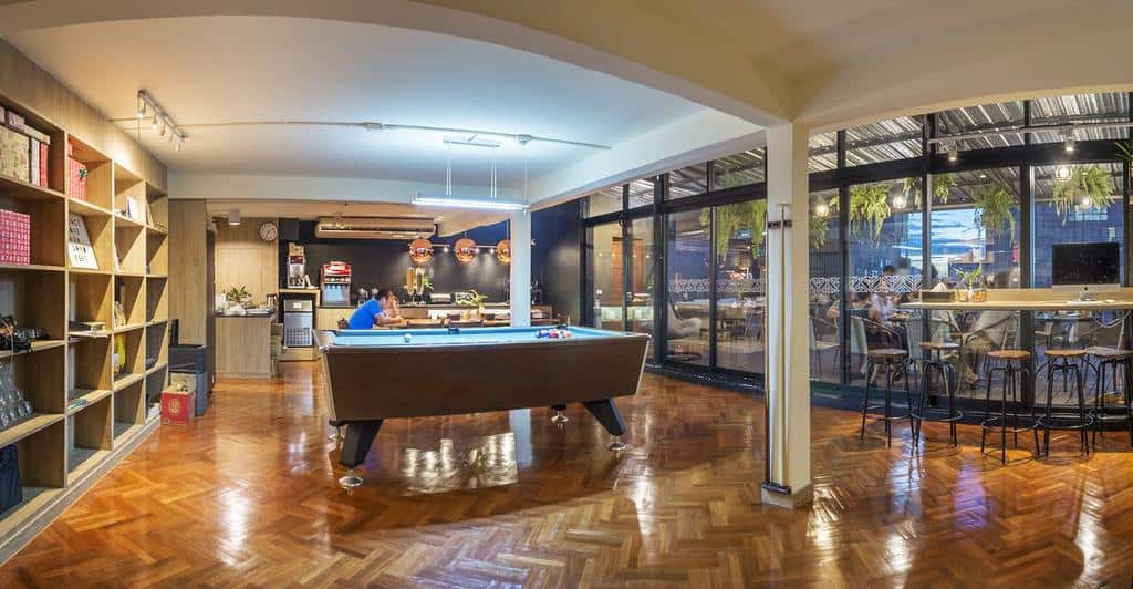 The Posh Phayathai, best hostels in bangkok thailand, budget hostels in bangkok (1)