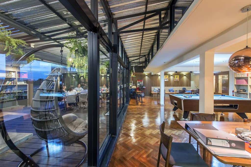 The Posh Phayathai, best hostels in bangkok thailand, budget hostels in bangkok (1)