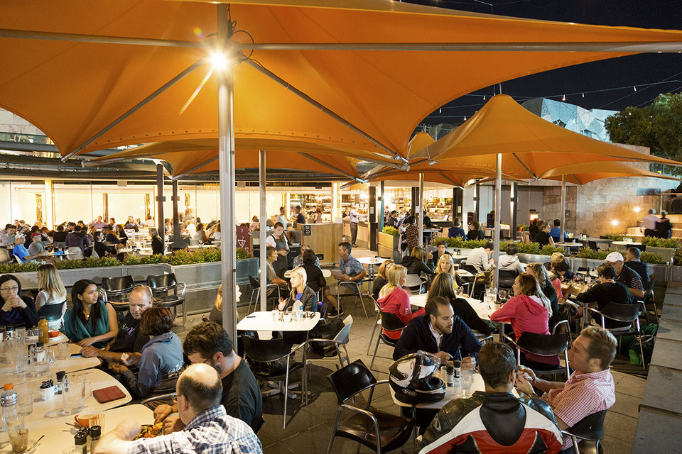 federation square cafe restaurant Image by: 1 day trip in melbourne blog.