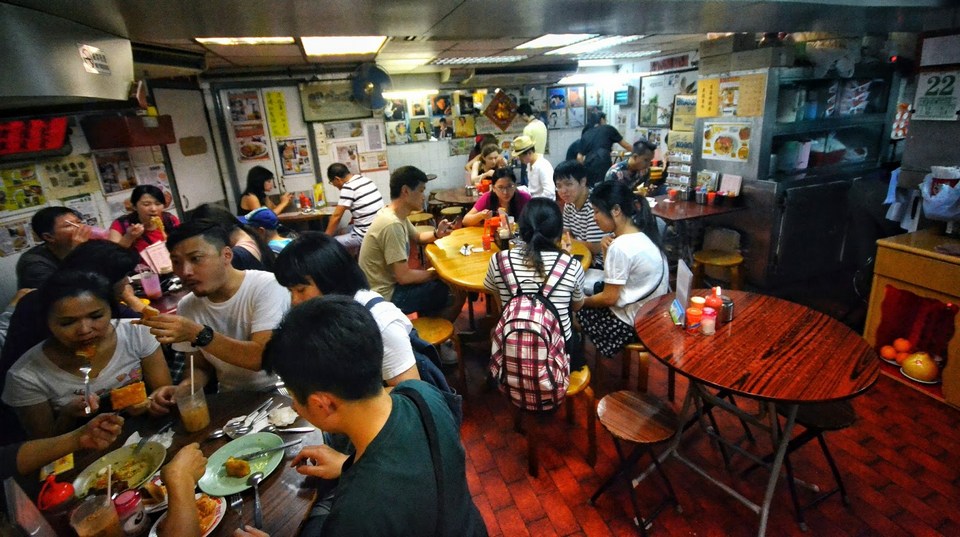 LAN FONG YUEN Central Hong Kong cha chaan teng (1)