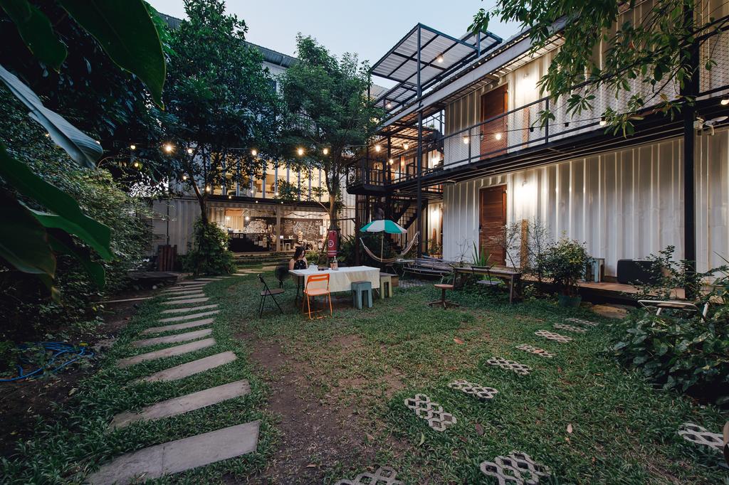 best hostels in bangkok for solo travellers, cheap hostels in bangkok best hostels in bangkok for backpackers