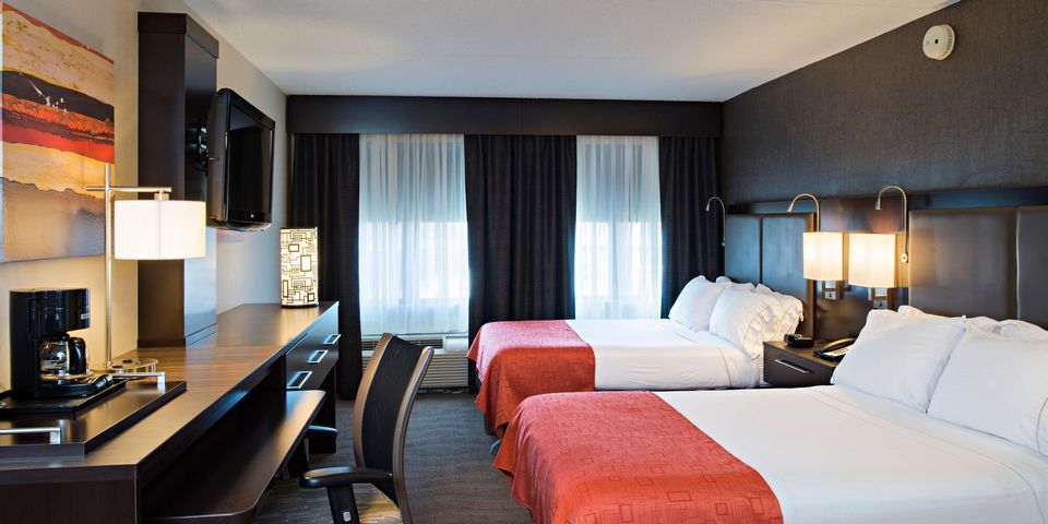Holiday Inn Express Hotel and Suites Boston TD Garden