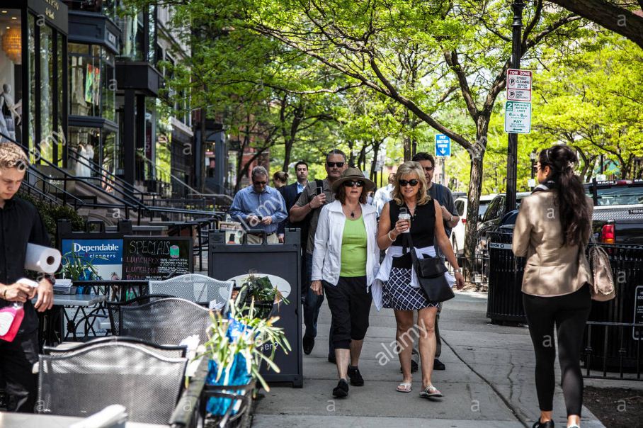 People walking at Newbury Street in Boston