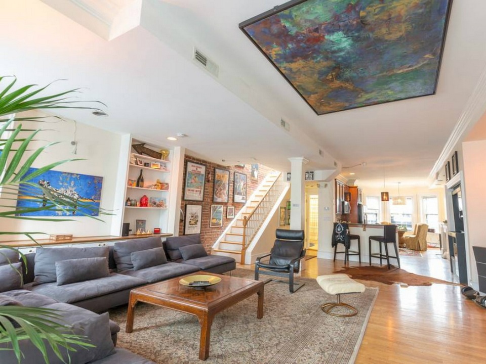 bb-artist-penthouse-boston-airbnb