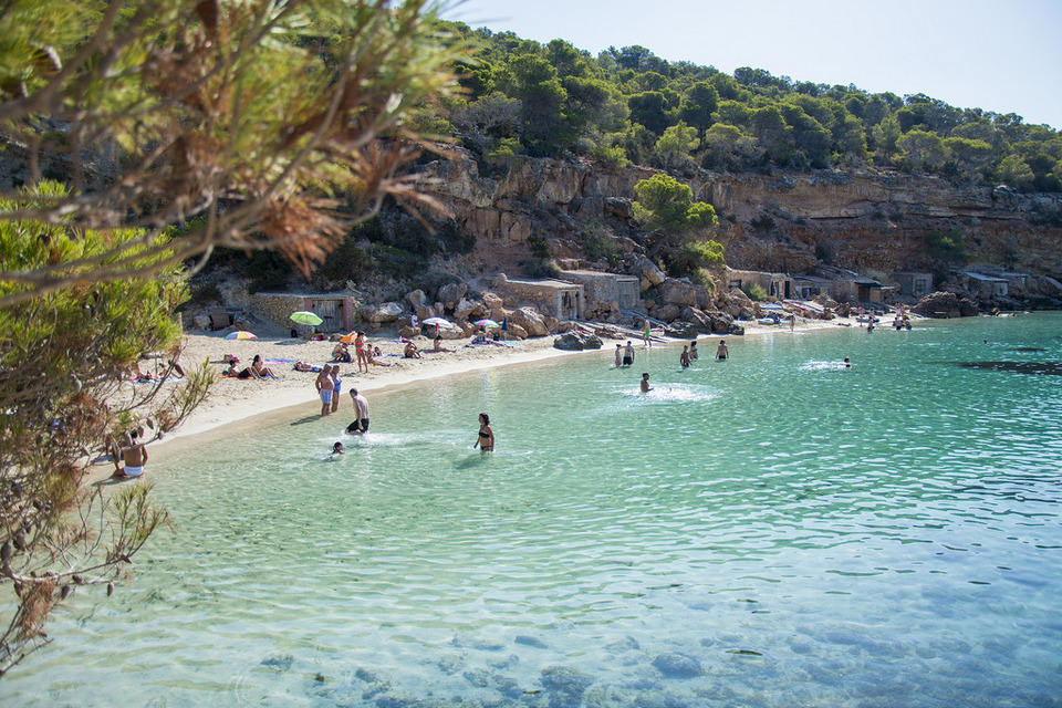 Cala-Saladeta-ibiza travel blog,ibiza island travel guide,ibiza island travel blog,ibiza trip blog (1)