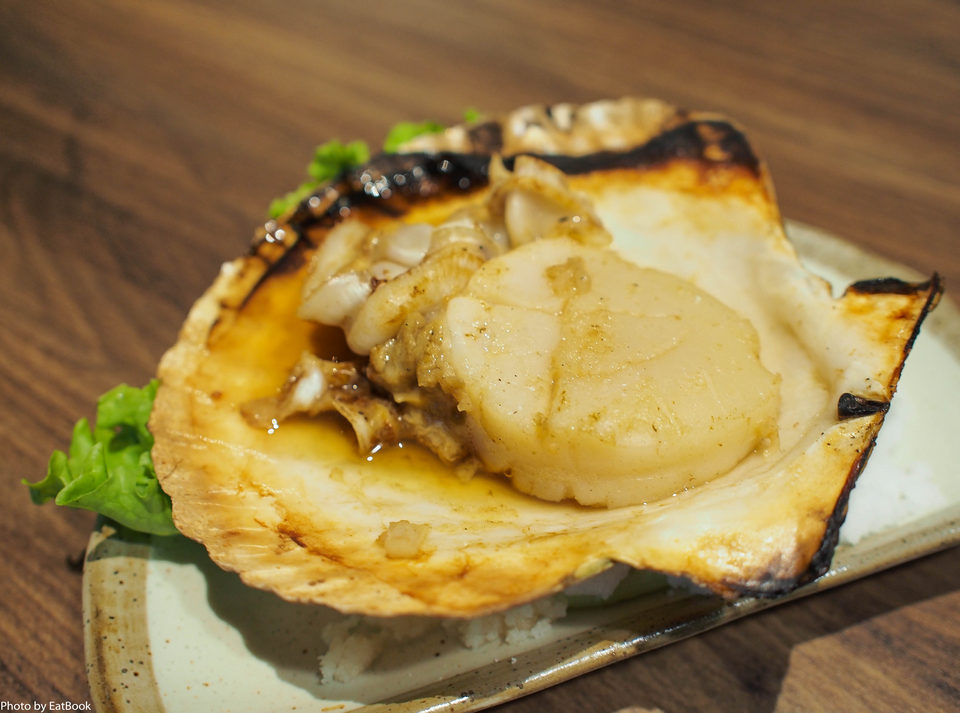 Grilled scallops | sapporo travel blog