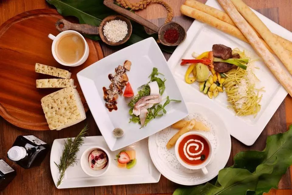 A dinner set at Volando Urai Spring (menu may change according to the season)