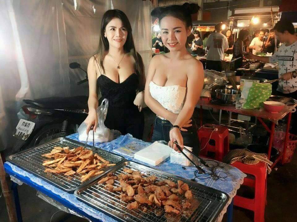 Sexy Thai Girls Selling Fried Banana Fritters in Kanchanaburi Night Market