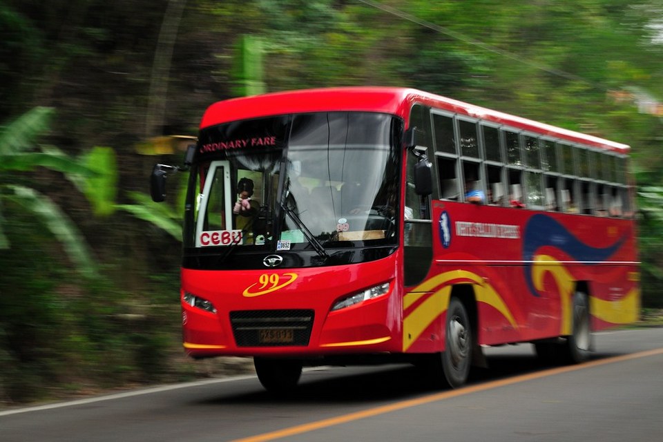 Bus in cebu,cebu guide,cebu blog,cebu island travel guide,cebu travel blog,cebu travel guide,cebu trip blog1