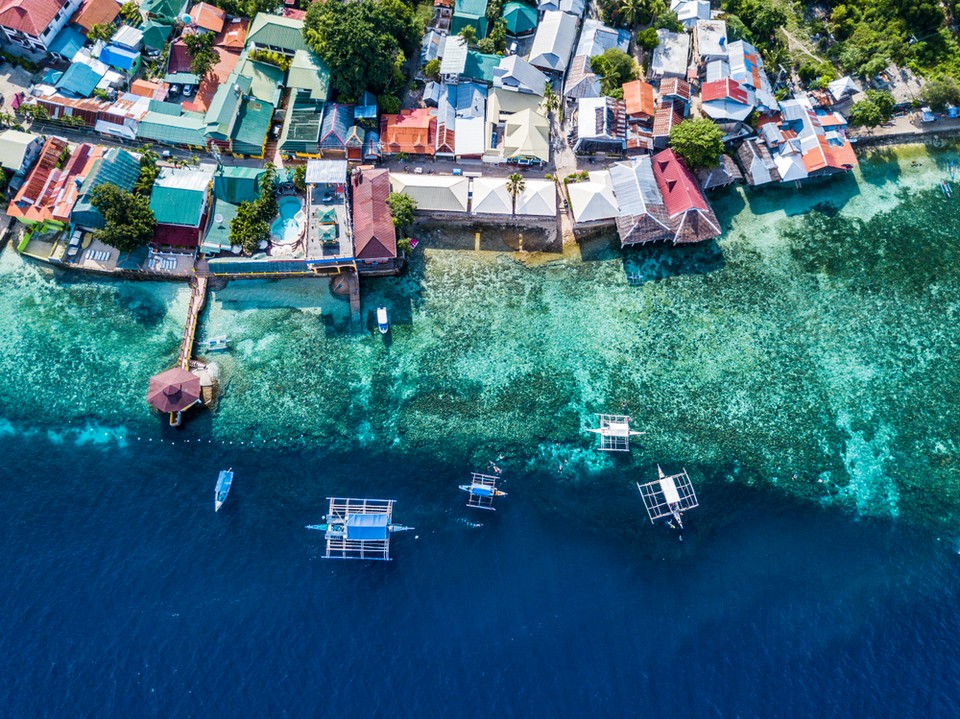 Oslob-Cebu-Philippines,cebu island travel guide,cebu travel blog,cebu travel guide,cebu trip blog
