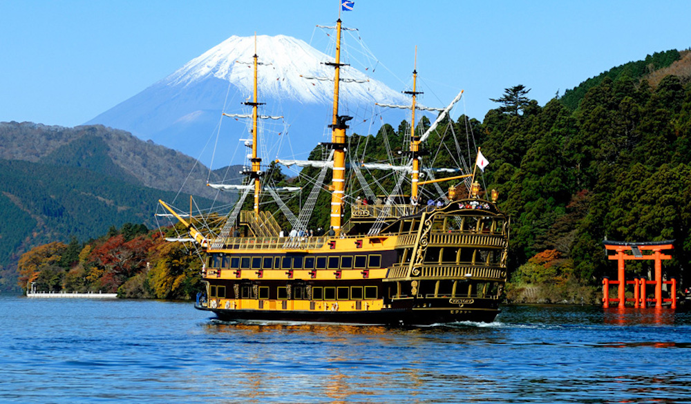 hakone private boat