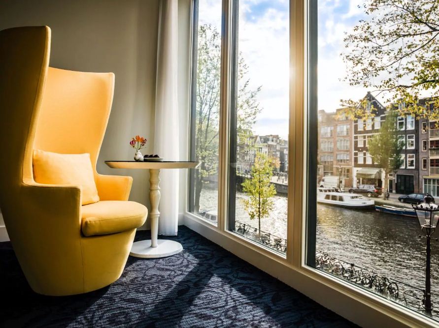 amsterdam canal view room