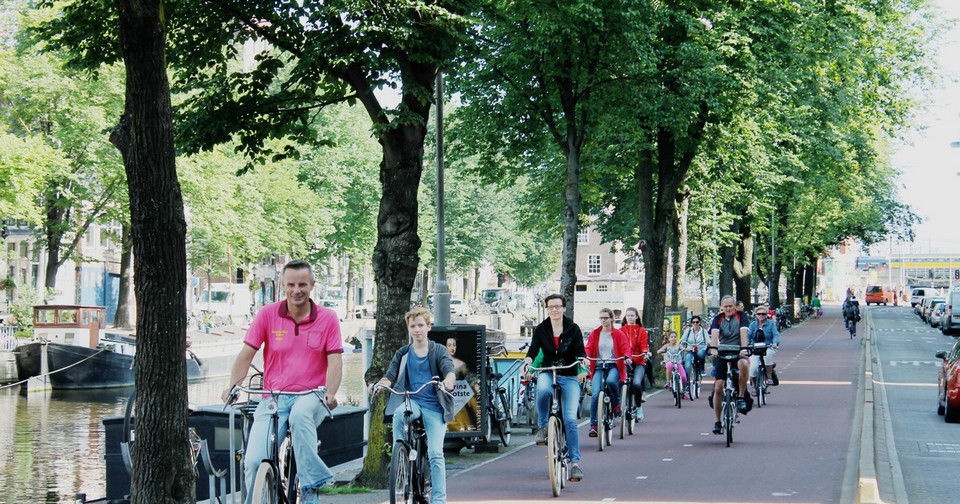 cycling spring in amsterdam blog,amsterdam travel blog,amsterdam travel guide blog,amsterdam city guide