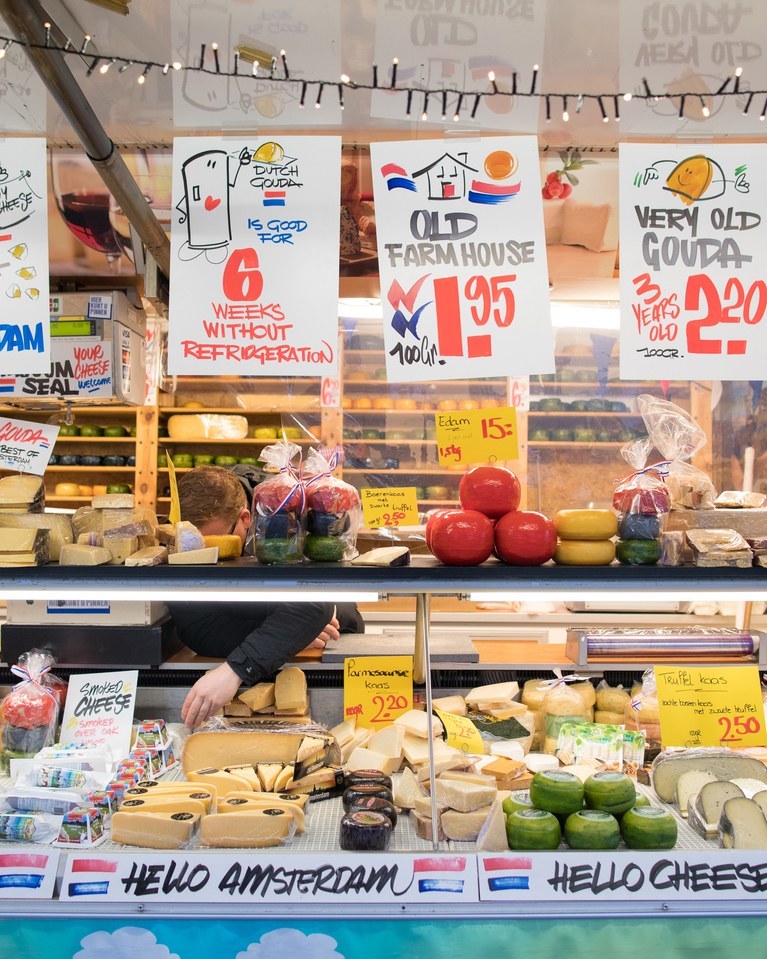 Albert-Cuyp-Market_amsterdam,amsterdam blog,amsterdam travel blog,amsterdam travel guide blog,amsterdam city guide, (1)
