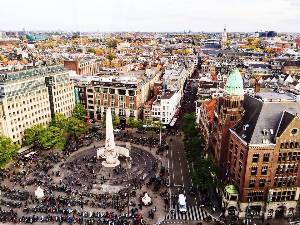 amsterdam Dam Square,amsterdam blog,amsterdam travel blog,amsterdam travel guide blog,amsterdam city guide,