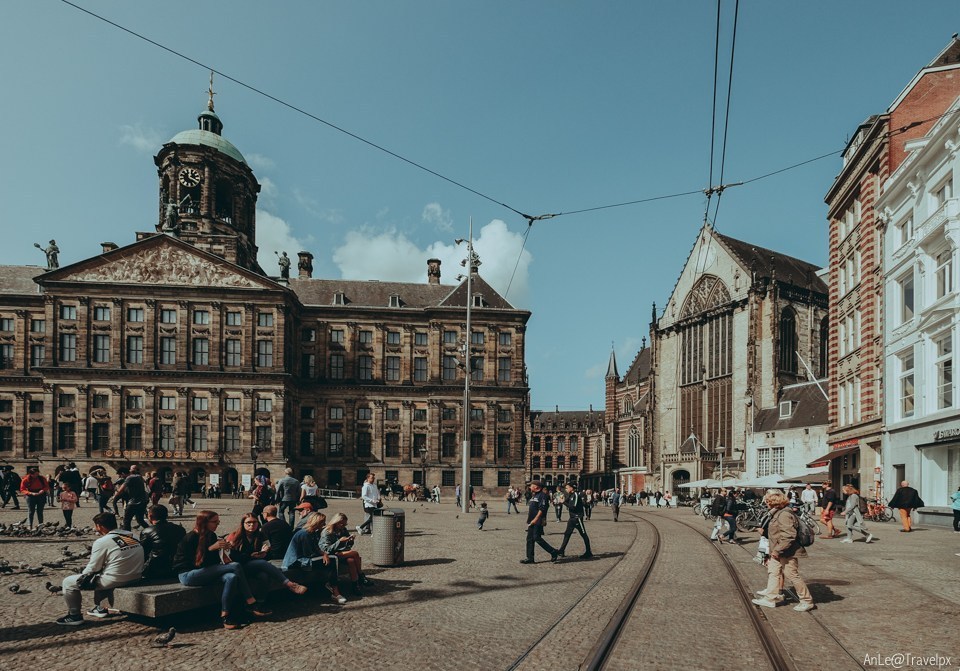amsterdam Dam Square,amsterdam blog,amsterdam travel blog,amsterdam travel guide blog,amsterdam city guide,