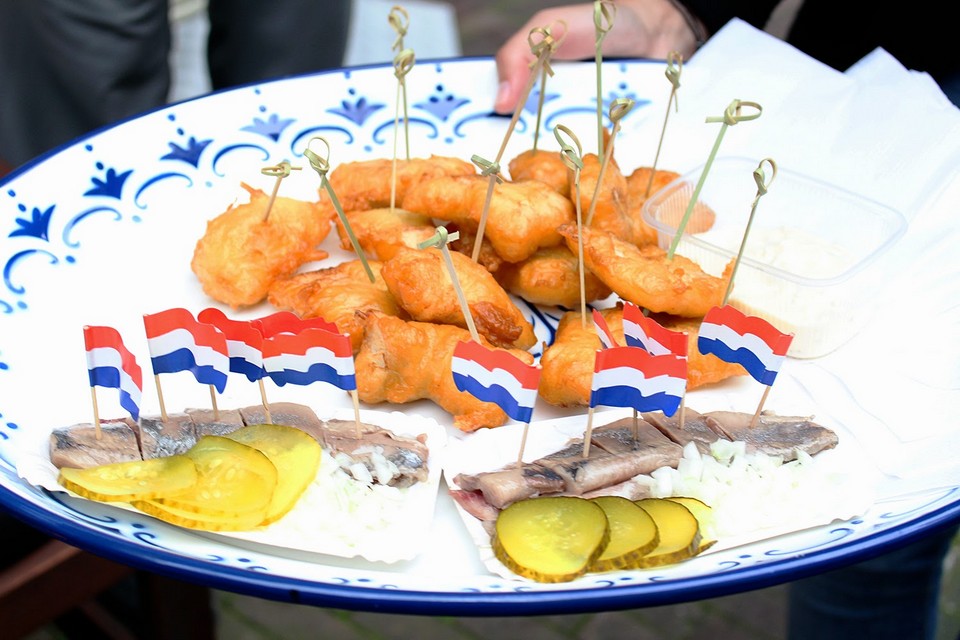 haring-and-kebelling-on-eating-amsterdam-food-tour_x960